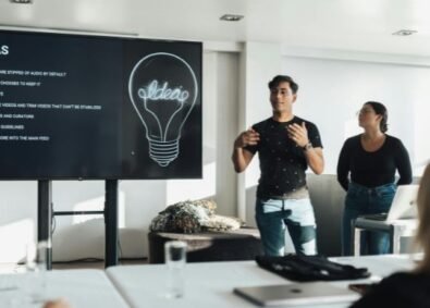 Public speaking course online Dubai - Communication skills training from home